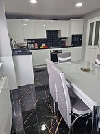 Birmingham Blissful House