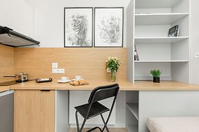 Stylish Studio Seredyńskiego by Renters