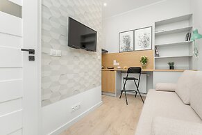Stylish Studio Seredyńskiego by Renters