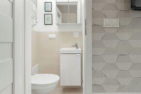 Stylish Studio Seredyńskiego by Renters