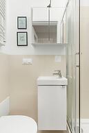 Stylish Studio Seredyńskiego by Renters