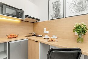 Stylish Studio Seredyńskiego by Renters