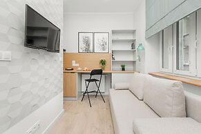 Stylish Studio Seredyńskiego by Renters