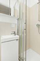 Stylish Studio Seredyńskiego by Renters