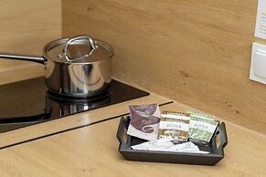 Stylish Studio Seredyńskiego by Renters