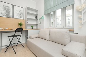 Stylish Studio Seredyńskiego by Renters