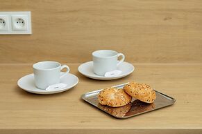 Stylish Studio Seredyńskiego by Renters