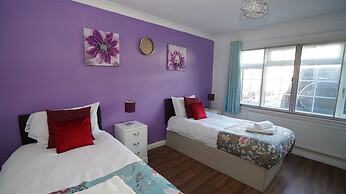 Spacious 3BR House Sleeps 6