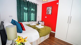 Spacious 3BR House Sleeps 6