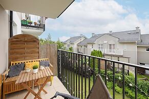 Warsaw Apartment With Parking by Renters