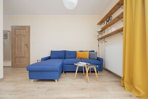 Warsaw Apartment With Parking by Renters