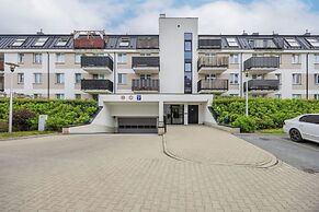 Warsaw Apartment With Parking by Renters
