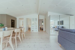 Seaside Nest | Charming Waterfront Retreat