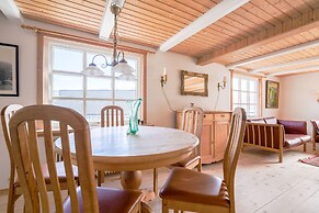Lovely 4 Bedroom House In Vestmanna