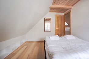 Lovely 4 Bedroom House In Vestmanna