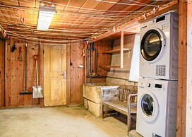 Lovely 4 Bedroom House In Vestmanna