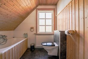 Lovely 4 Bedroom House In Vestmanna