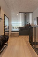 Luxurious Waterfront Retreat | Spectacular Views