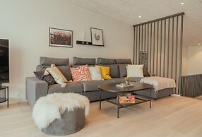 Luxurious Waterfront Retreat | Spectacular Views