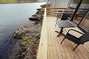 Luxurious Waterfront Retreat | Spectacular Views