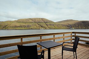 Luxurious Waterfront Retreat | Spectacular Views