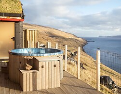 Seaside Escape - 2 Bedroom Home With Stunning Views