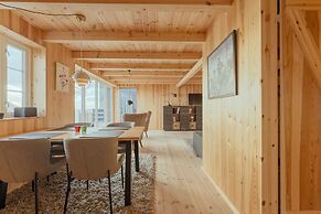 Seaside Escape - 2 Bedroom Home With Stunning Views