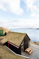 Seaside Escape - 2 Bedroom Home With Stunning Views