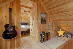 Seaside Escape - 2 Bedroom Home With Stunning Views