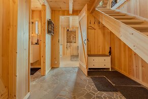 Seaside Escape - 2 Bedroom Home With Stunning Views