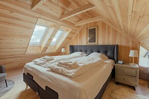 Seaside Escape - 2 Bedroom Home With Stunning Views