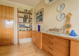 Charming 2-Bedroom Home | 20 Min Walk To City Centre