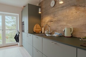 Charming Central Tórshavn Retreat - 2Br Apartment