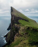 Tranquil Village Retreat | Tjørnuvík