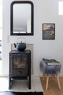 Tranquil Village Retreat | Tjørnuvík