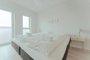 Charming Artistic Retreat | Panoramic View