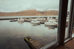 Lítlastova | A Charming Boathouse Getaway