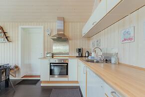 Charming Cottage In Tranquil Village - Hot Tub