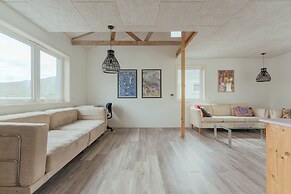 Cozy Family Home In Vestmanna