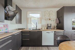 Cozy Family Home In Vestmanna
