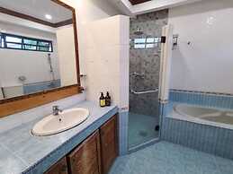 Seremban Resort Villa by uBook