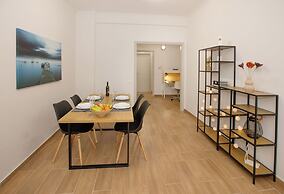 Beautiful apt near the sea by GHH