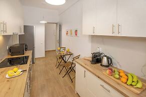 Beautiful apt near the sea by GHH