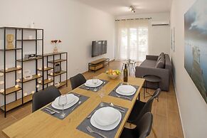 Beautiful apt near the sea by GHH