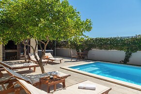 Sunshine Holiday Home