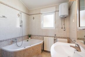 Sunshine Holiday Home