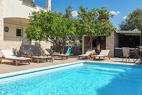 Sunshine Holiday Home