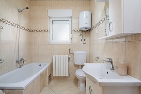 Sunshine Holiday Home