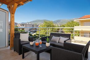 Sunshine Holiday Home