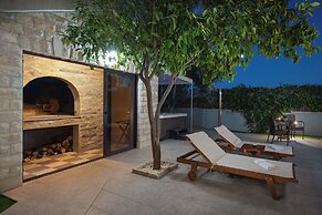 Sunshine Holiday Home